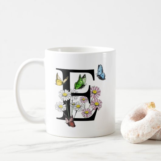 Mug Lettre E Botanique Aquarelle Papillon Monogramme (Avec donut)
