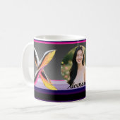 Mug Lettre fluide abstraite X Plumes néon (Devant gauche)