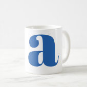 Mug Lettre initiale de monogramme moderne en bleu perv (Devant droit)