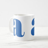 Mug Lettre initiale de monogramme moderne en bleu perv (Devant gauche)