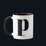 Mug Lettre initiale de Monogramme moderne p Noir et bl<br><div class="desc">Joli monogramme p moderne en noir et blanc. Si votre lettre préférée ne fonctionne pas sur cette tasse,  s'il vous plaît voir la collection de tasse monogramme pour la lettre que vous voulez ou contactez-moi.</div>