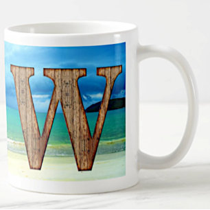 Mug Lettre initiale en bois W Beach Ocean Scene