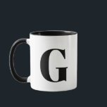 MUG LETTRE INITIALE MOMOGRAPHIQUE NOIR<br><div class="desc">Simple,  tendance lettre initiale personnalisée monogramme tasse de café dans la typographie minimaliste moderne en noir. Un cadeau personnalisé parfait.</div>