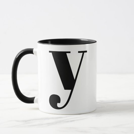 MUG LETTRE INITIALE MONÂTRE MODÈLE NOIR ET BLANC (Gauche)