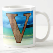Mug Lettre initiale Monogramme en bois V Plage Océan s