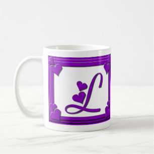 Mug Lettre L de monogramme de cadre de coeurs pourpres