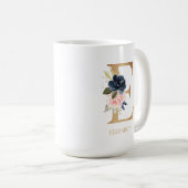 Mug LETTRE MONOGRAPHIQUE Florale Blush "E" Personnalis (Devant droit)