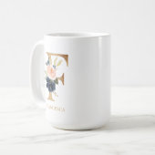 Mug LETTRE MONOGRAPHIQUE Florale Blush Navy "F" Person (Devant gauche)