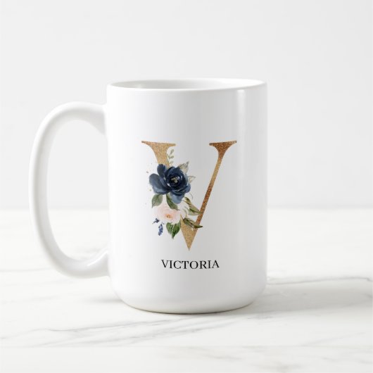 Mug LETTRE MONOGRAPHIQUE Florale Blush Navy "V" Person (Gauche)