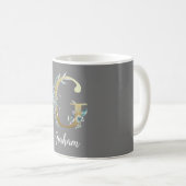 Mug Lettre or florale G sur gris (Devant droit)