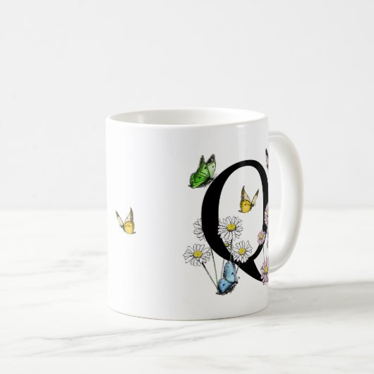 Mug Lettre Q Monogramme Papillon Floral Initiale (Devant droit)