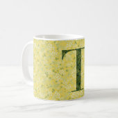 Mug Lettre T jaune clair et vert foncé liberté (Devant gauche)
