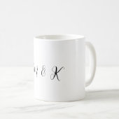 Mug Lettres Initiales Monogramme Cadeau de Mariage Fav (Devant droit)