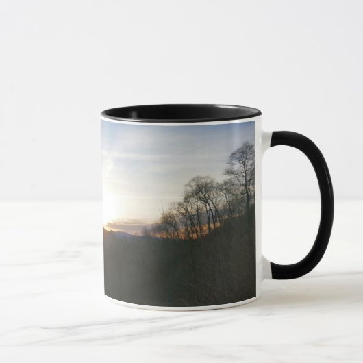 Mug Lever de soleil dans les montagnes fumées (Droite)