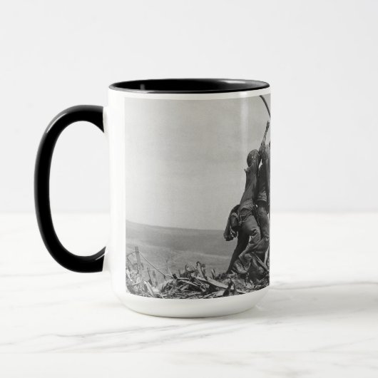 Mug lever le drapeau sur Iwo Jima (Gauche)