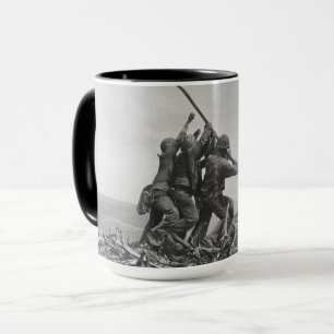 Mug lever le drapeau sur Iwo Jima