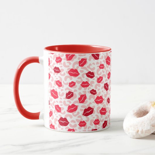 Mug Lèvres rouge et marron sur Motif rose (Avec donut)