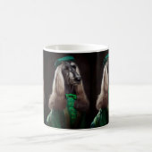 Mug lévrier afghan en robe de la Saint-Patrick (Centre)