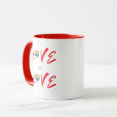 Mug LGBTQIA LOVE est LOVE Rainbow Heart Pride drapeau (Devant gauche)
