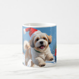 Mug Lhasa Apso courant dans la neige avec un chapeau d