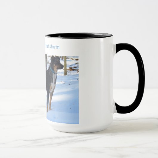 Mug l'hiver de attente donnent l'assaut à d'abord (Droite)