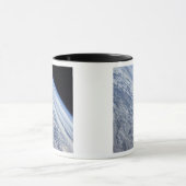 Mug L'horizon terrestre contre la noirceur de l'espace (Centre)