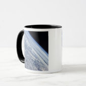 Mug L'horizon terrestre contre la noirceur de l'espace (Devant gauche)