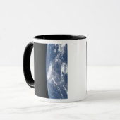Mug L'horizon terrestre et la noirceur de l'espace 2 (Devant gauche)