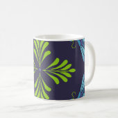 Mug libellule verte motif vintage sur dossier foncé (Devant droit)