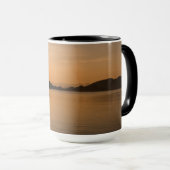 Mug L'île de Komodo au coucher du soleil (Devant droit)
