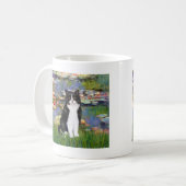Mug Lilies 2 - Chat noir et blanc (Devant gauche)