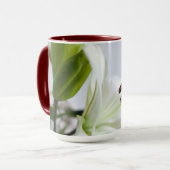 Mug Lily blanche, fleur. (Devant gauche)