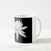 Mug Lily Lotus Photographie d'art noir et blanc (Devant droit)