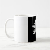 Mug Lily Lotus Photographie d'art noir et blanc (Gauche)