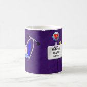 Mug L'infirmière personnalisée frotte dans le pourpre (Centre)