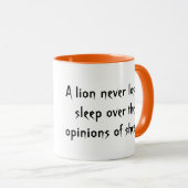 Mug Lion Slogan ne perd jamais son sommeil (Devant droit)