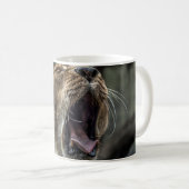 MUG LIONESS YAWNING (Devant droit)