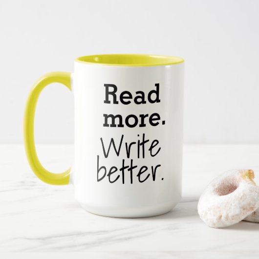 Mug Lisez davantage. Écrivez mieux. (Avec donut)