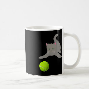 Mug Little Kitten Jouant Avec Un Chat À Balle De Tenni
