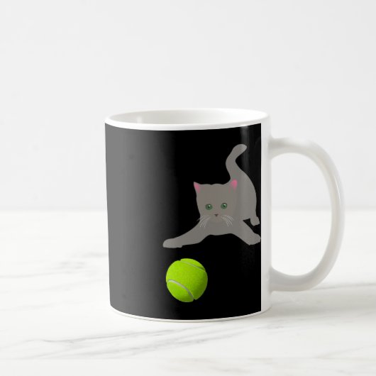 Mug Little Kitten Jouant Avec Un Chat À Balle De Tenni (Droite)