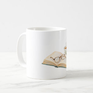 Mug Livre et thé près de la fenêtre