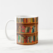 Mug Livres sur Arrière - plan de bibliothèque (Gauche)