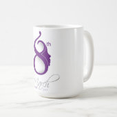 Mug Logo violet de la Journée internationale de la fem (Devant droit)