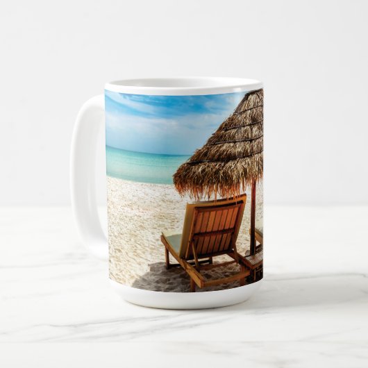 Mug Lounge on beach throw pillow (Devant gauche)