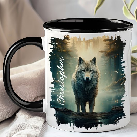 Mug Loup dans la forêt brumeuse