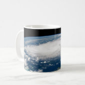 Mug L'Ouragan Dorian Au-Dessus De L'Océan Atlantique. (Devant gauche)