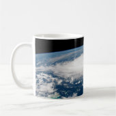 Mug L'Ouragan Dorian Au-Dessus De L'Océan Atlantique. (Gauche)