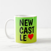 Mug Love NEWCASTLE (ou vous texte) Coeur sur Green Gol (Gauche)