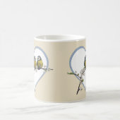 Mug Lovebirds sur une branche de fleurs de cerisier co (Centre)