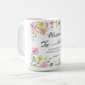 Mug Luc 1:45 Béni est Elle, Écriture Féminine Floral (Devant gauche)